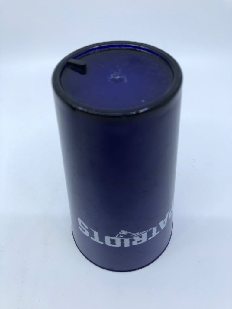4 NAVY BLUE PLASTIC PATRIOTS CUPS.