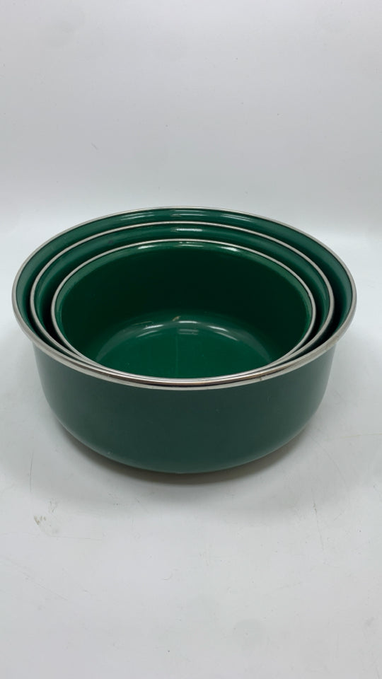 3PC NESTING GREEN BOWLS W/SILVER RIM.