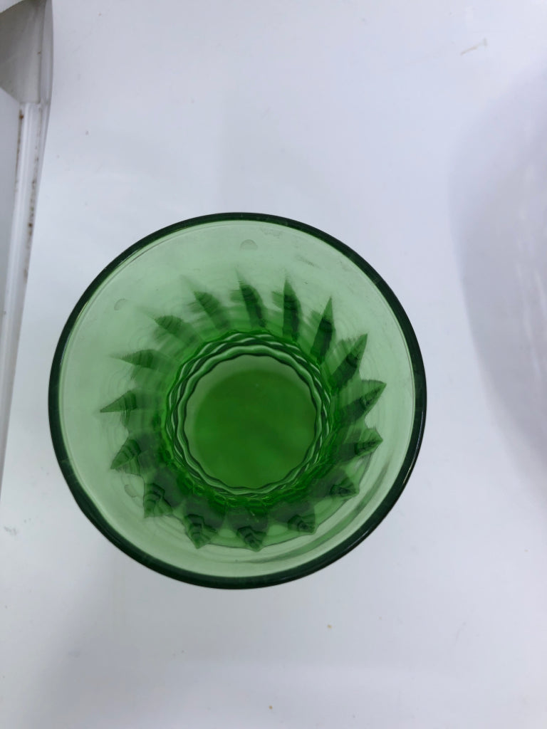 GREEN OPTIC SWIRL GLASS VASE.