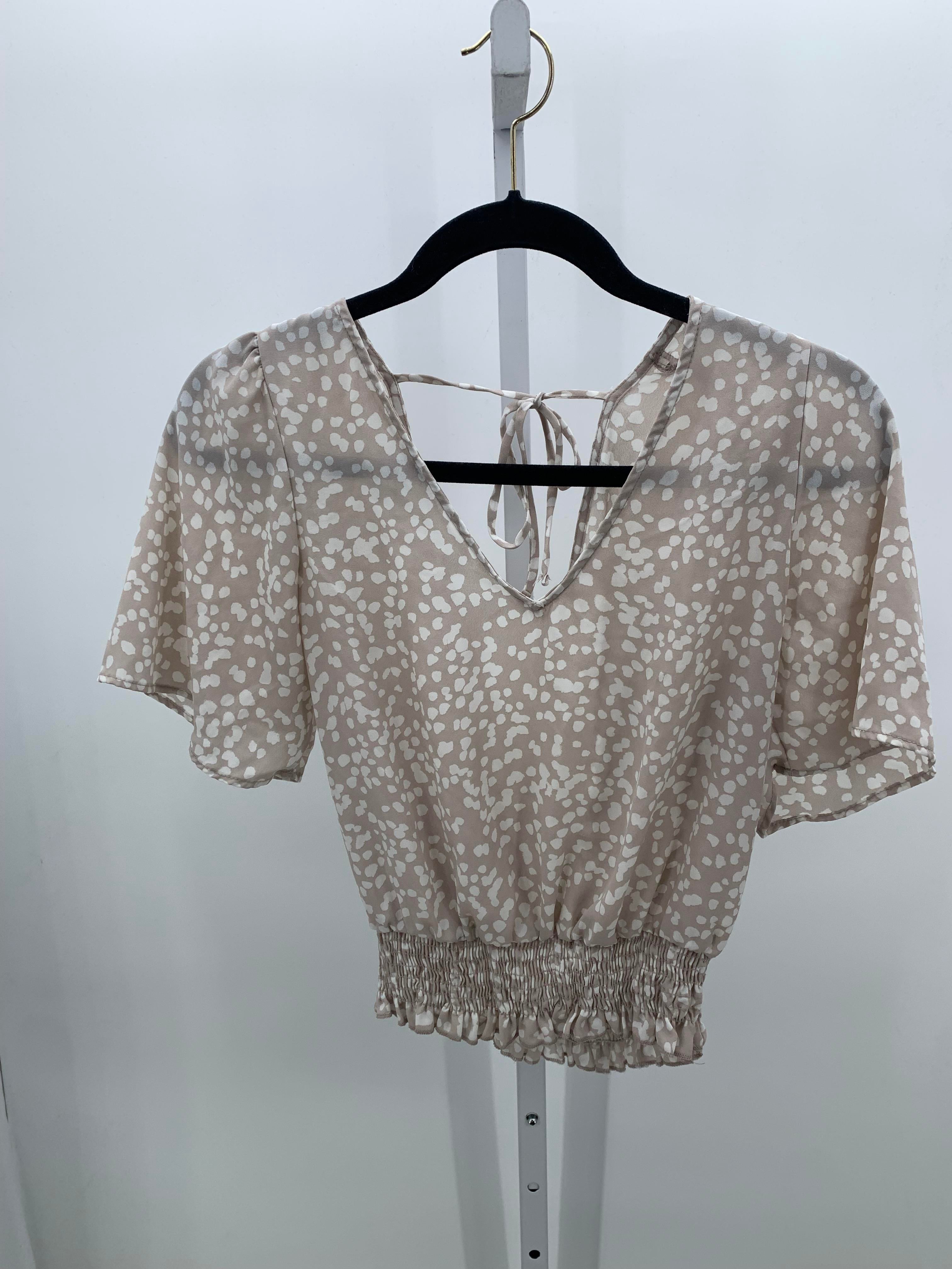 Size Small Juniors Short Sleeve Shirt