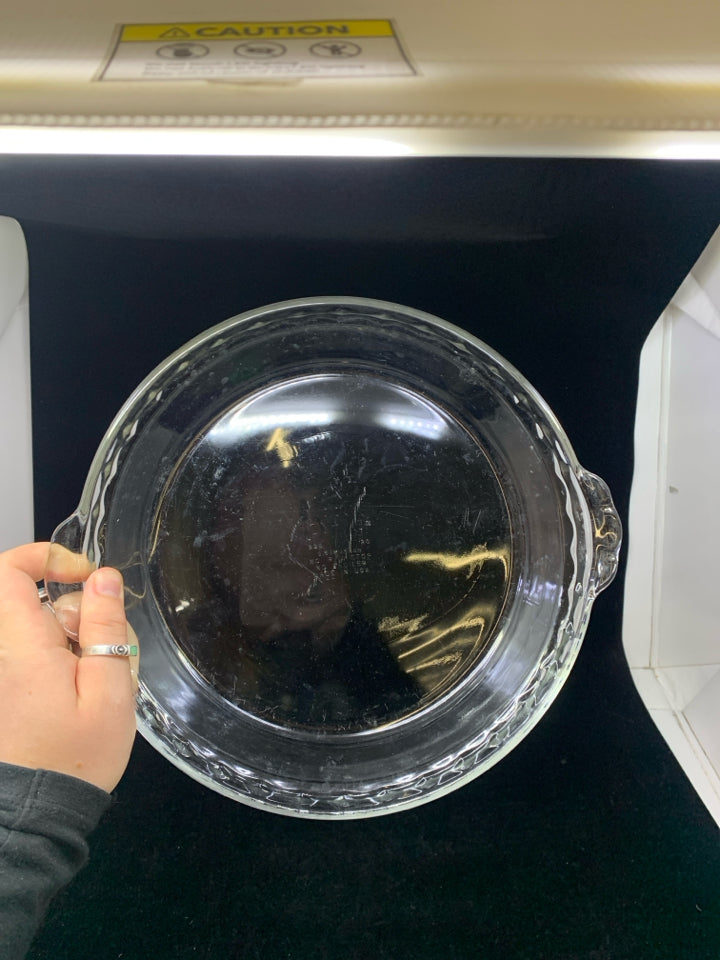PYREX PIE PLATE.