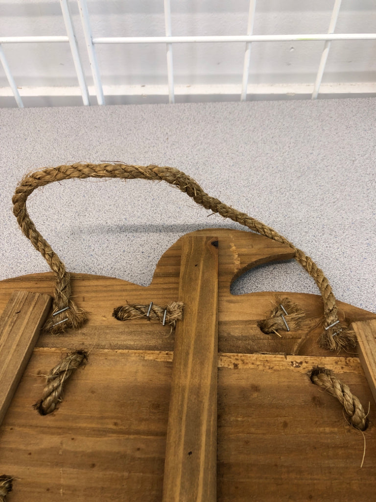 WOOD PUMPKIN W/TWINE WALL HANGING.