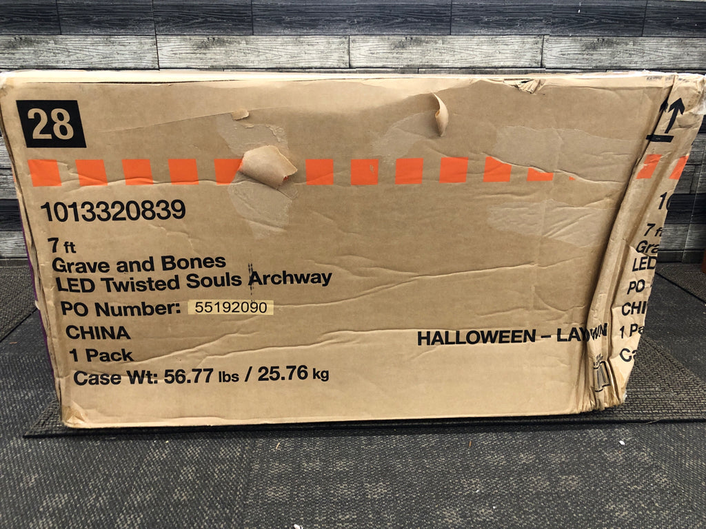 NIB TWISTED SOULS INFLATABLE ARCHWAY.