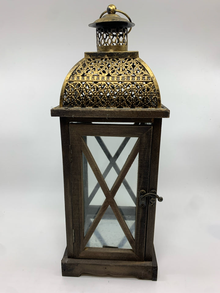 WOOD LANTERN W/GOLD TOP.