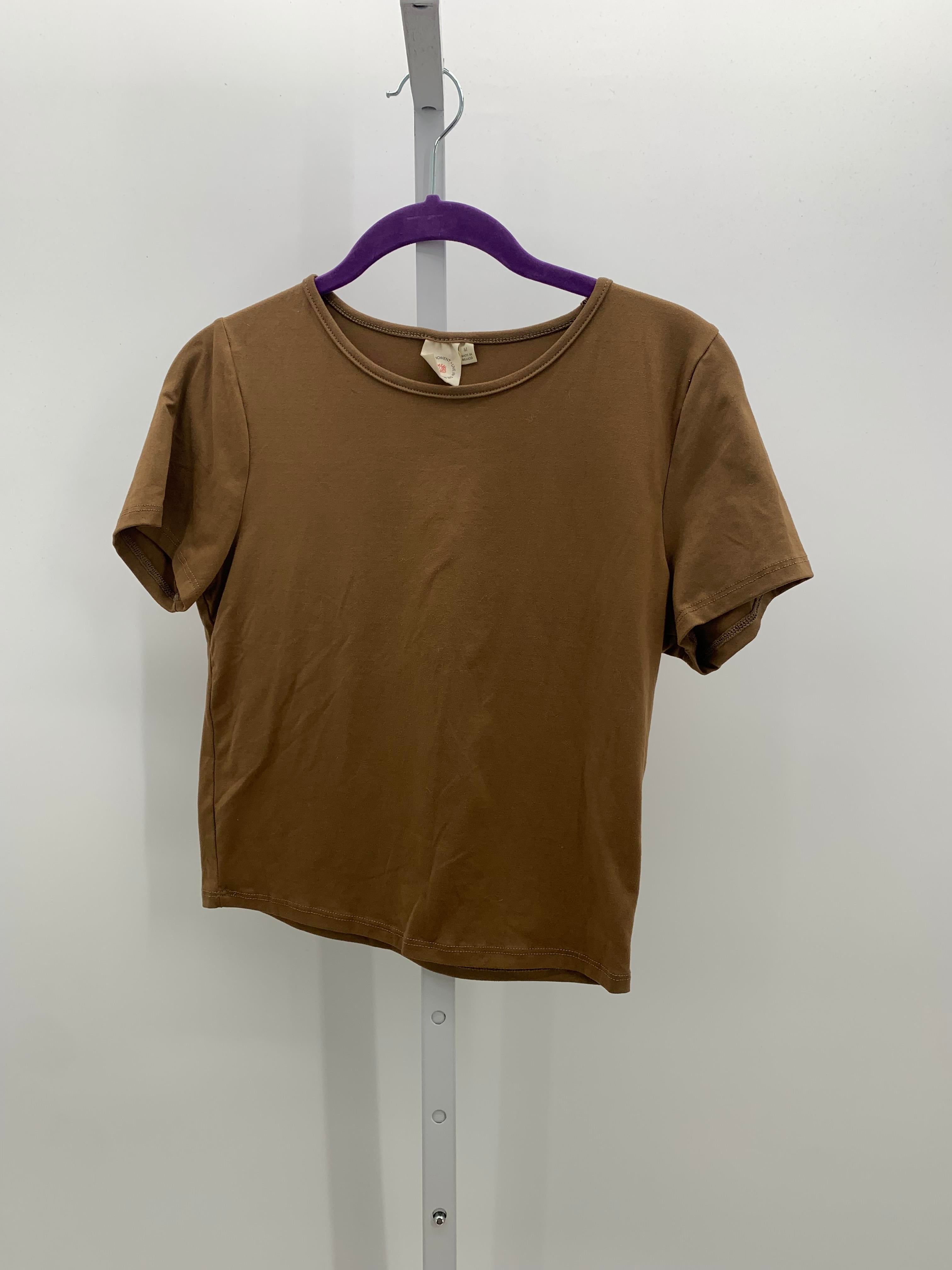 Size Medium Juniors Short Sleeve Shirt