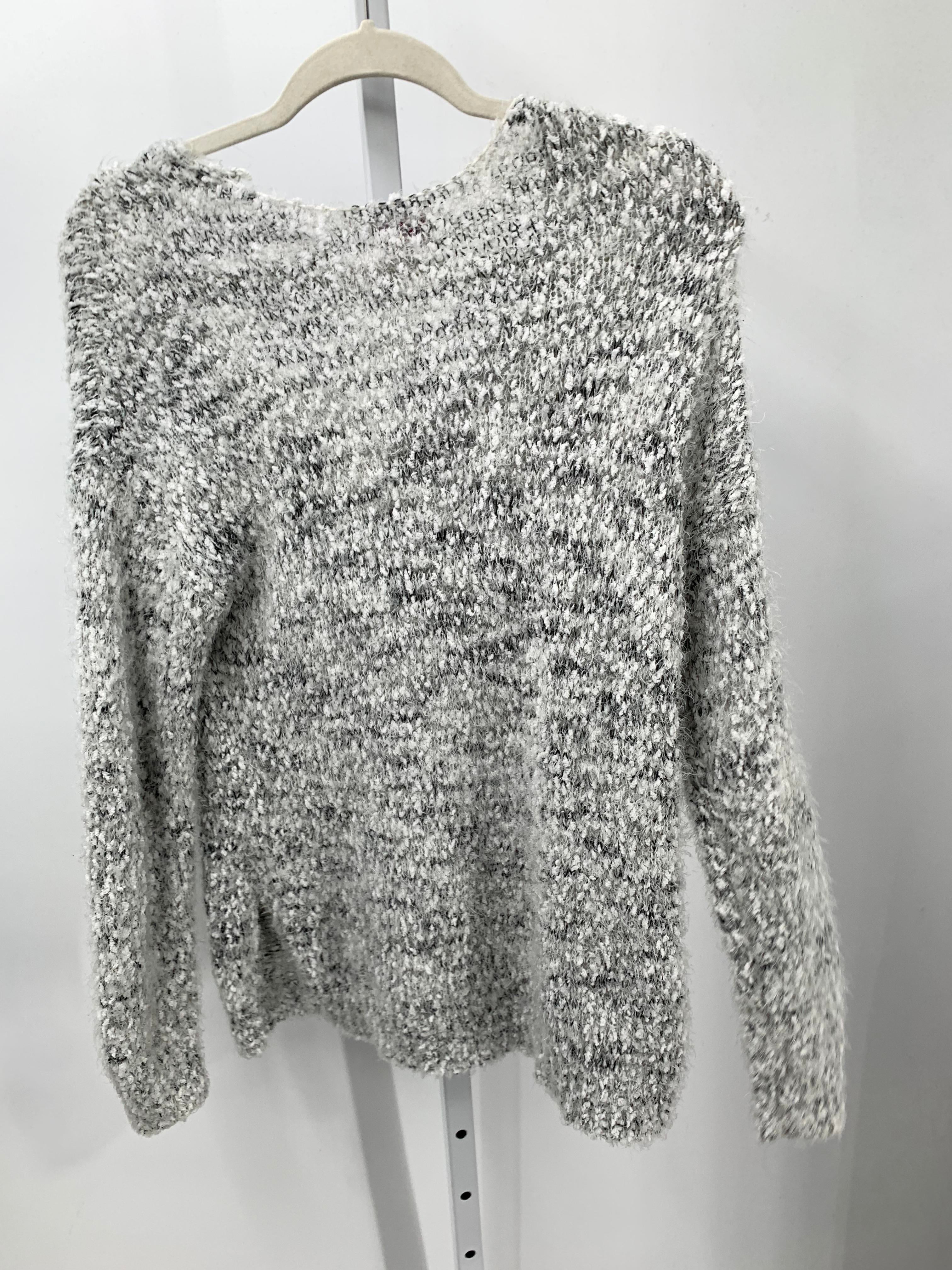 SO Size Medium Juniors Long Sleeve Sweater