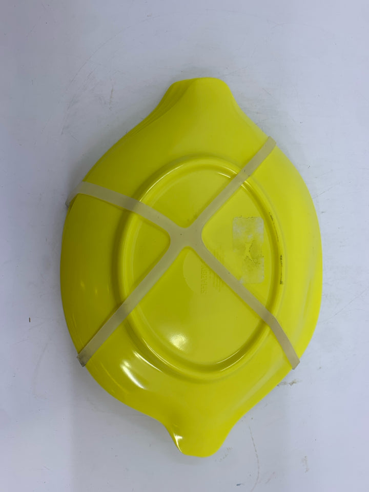 NIP 4 MELAMINE LEMON PLATES.