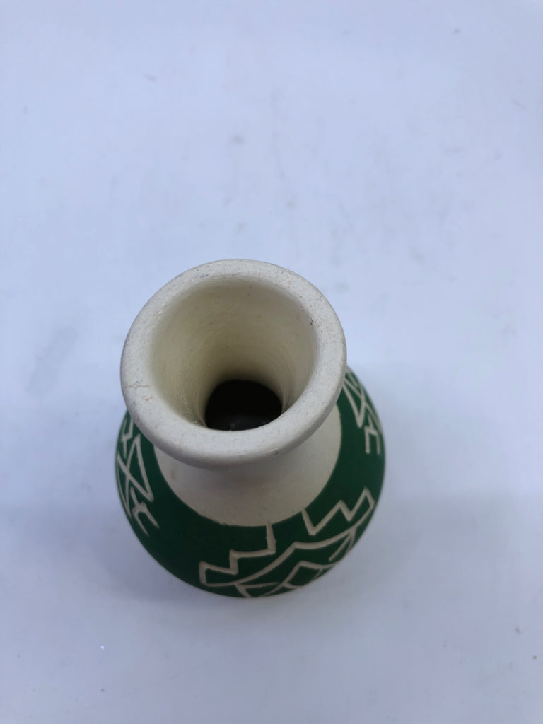CREAM W GREEN ACCENT VASE.