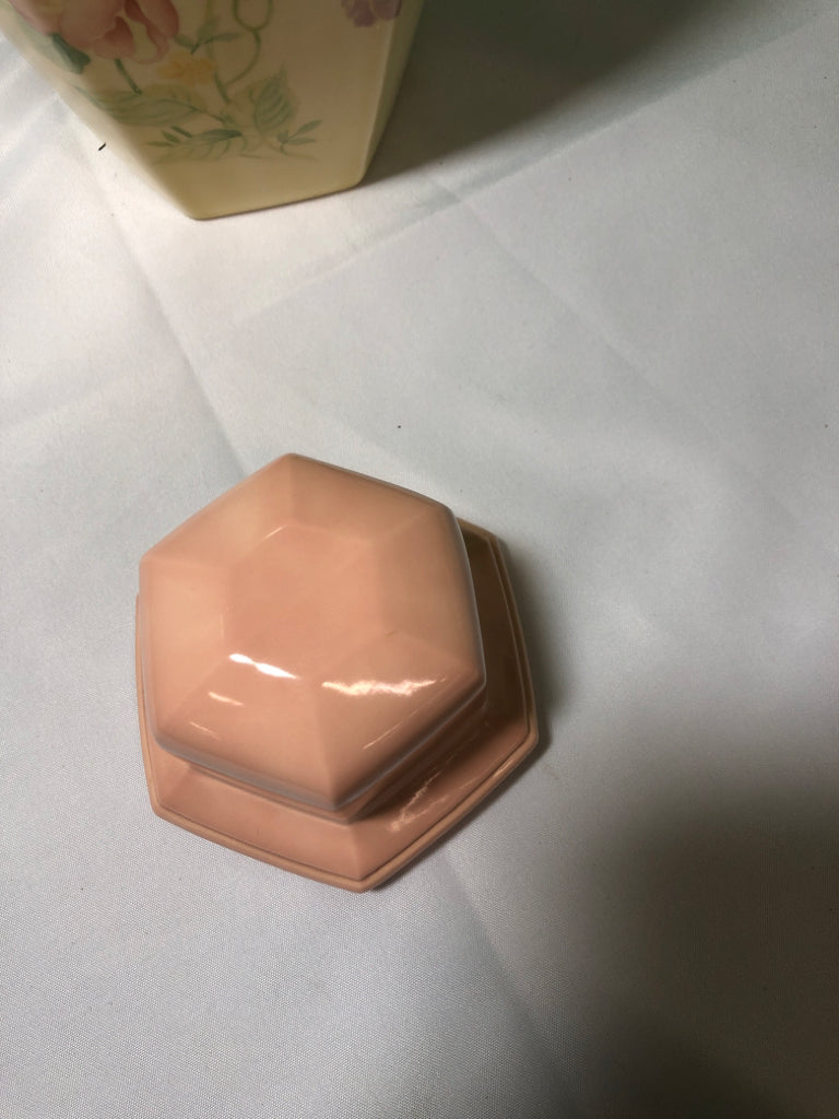 HANDMADE PALE YELLOW/PINK FLORAL GINGER JAR.