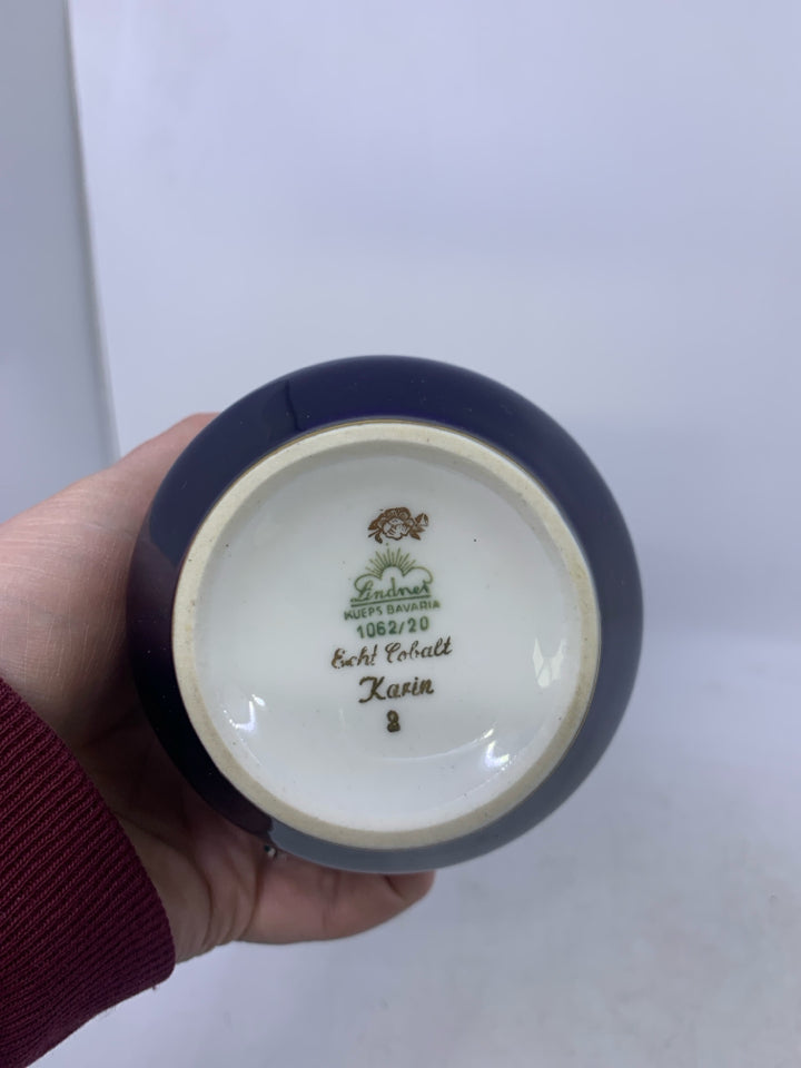 COBALT BLUE VASE W/ DETAILED FLOWERS/LEAVES.