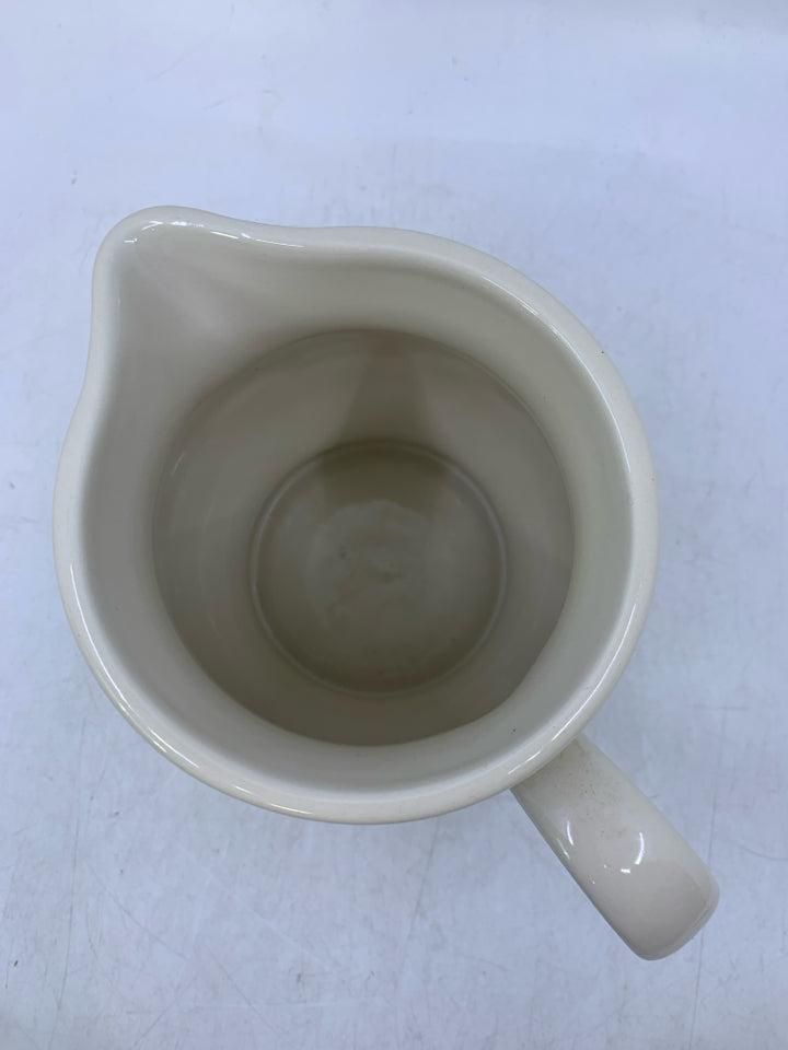 WOVEN TRADITIONS IVORY/RED PITCHER.