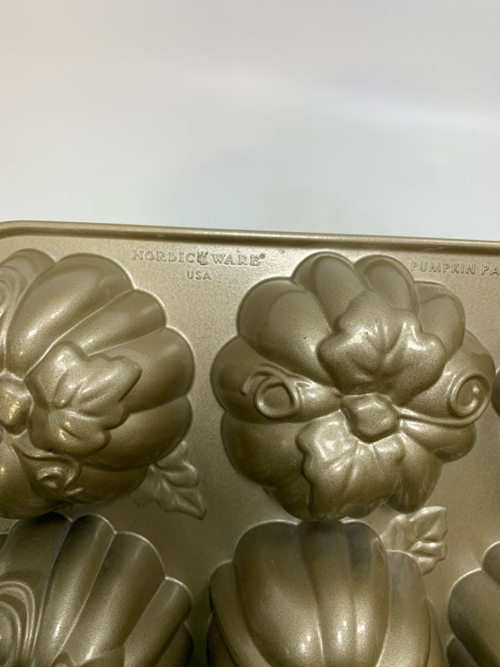 NORDIC WARE PUMPKIN PATCH PAN.