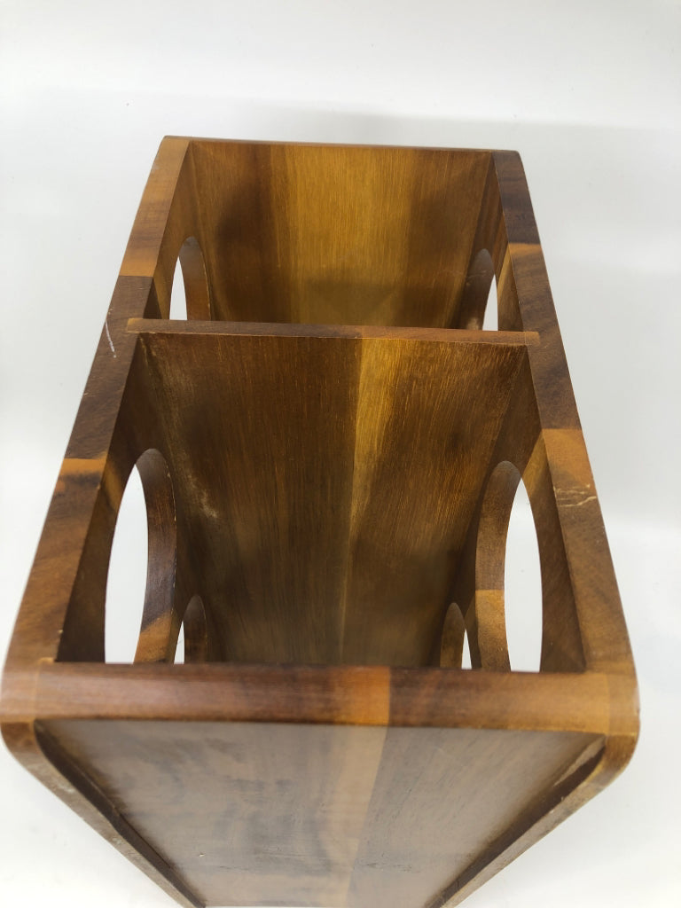 6 SECTION WOODEN WINE RACK.
