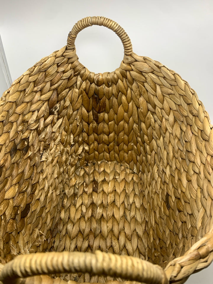 BOHO WOVEN BASKET.