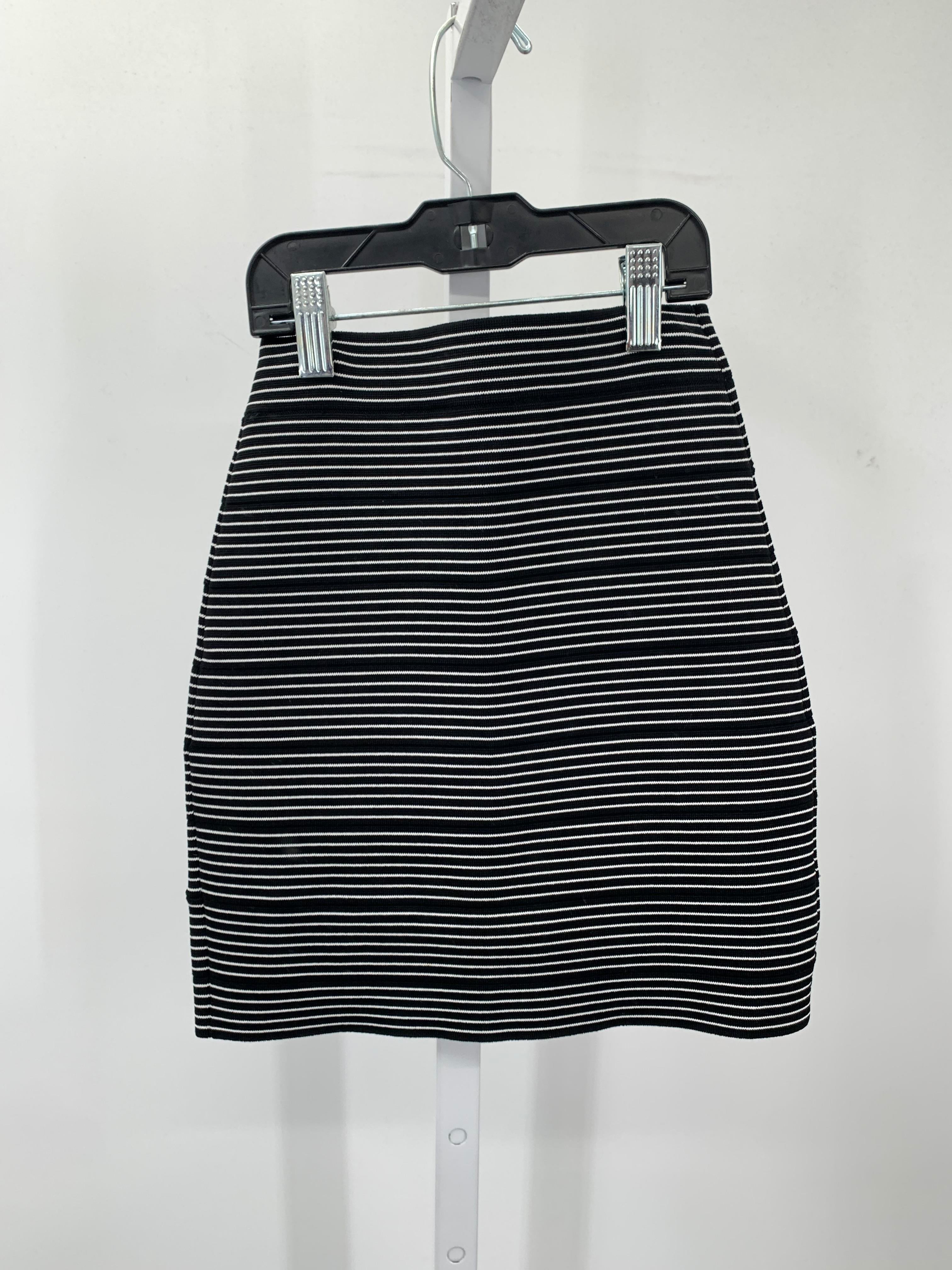 BCBG Size XXS Juniors Skirt