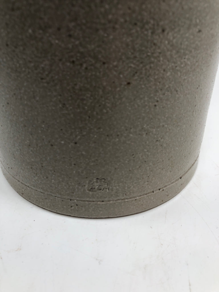 SALMON FALLS 1997 STONEWARE WINE COOLER W/BLUE GRAPES.