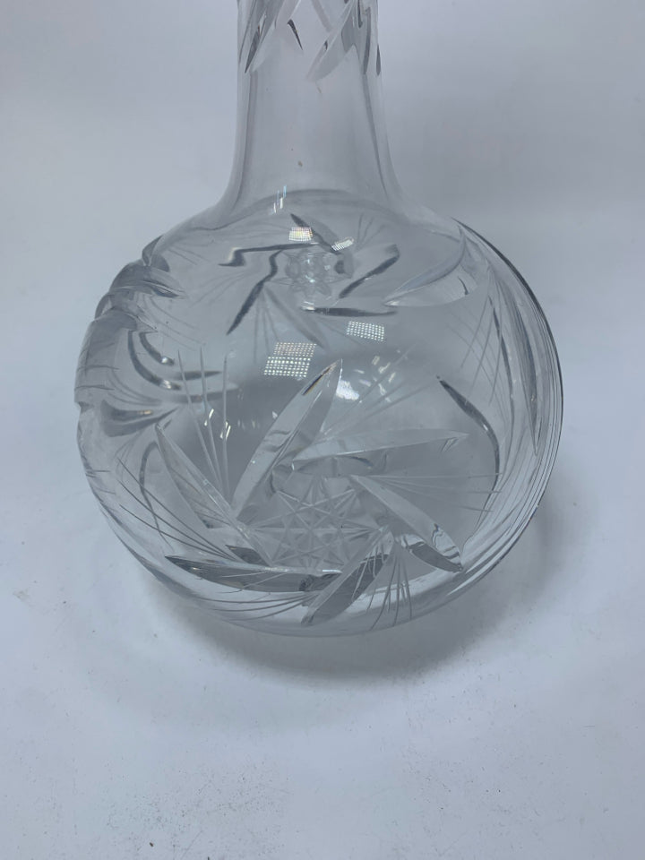 HEAVY CRYSTAL DECANTER W/ ETCHED STAR DESIGNS.