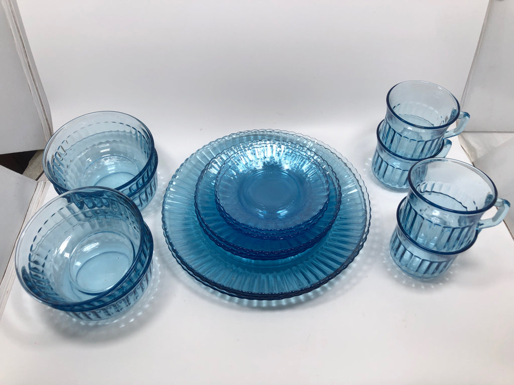 20PC LIGHT BLUE GLASS RIBBED DINNER SET SRVC FOR 4.