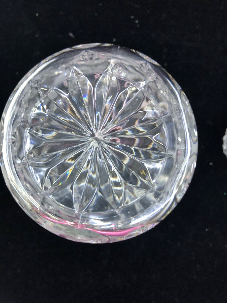 CUT GLASS DECANTER.