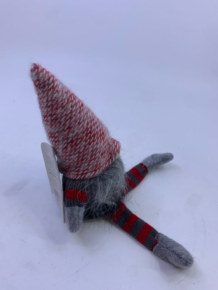GREY HOLIDAY GNOME.