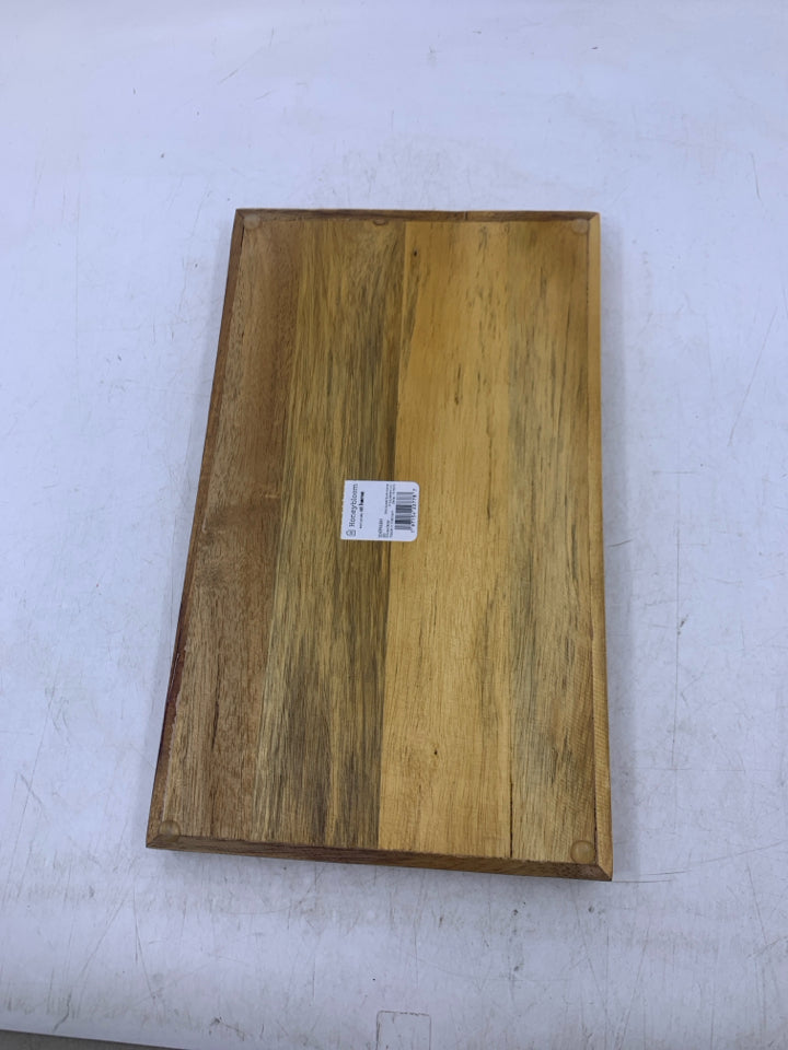 SMALL WOOD TRAY.