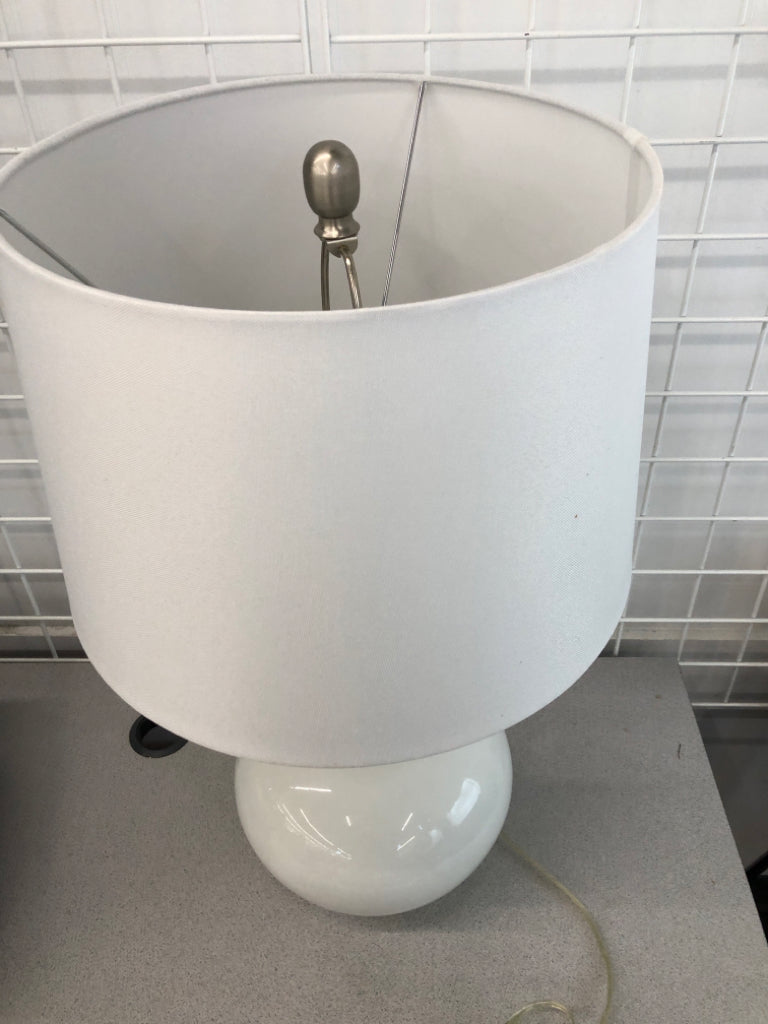 WHITE GLASS BASE W/ WHITE SHADE.