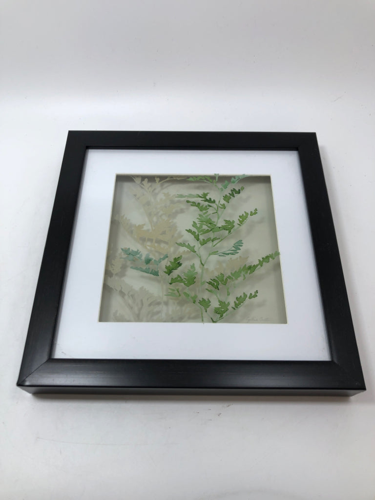 LAYERED GLASS LEAF WALL HANGING.