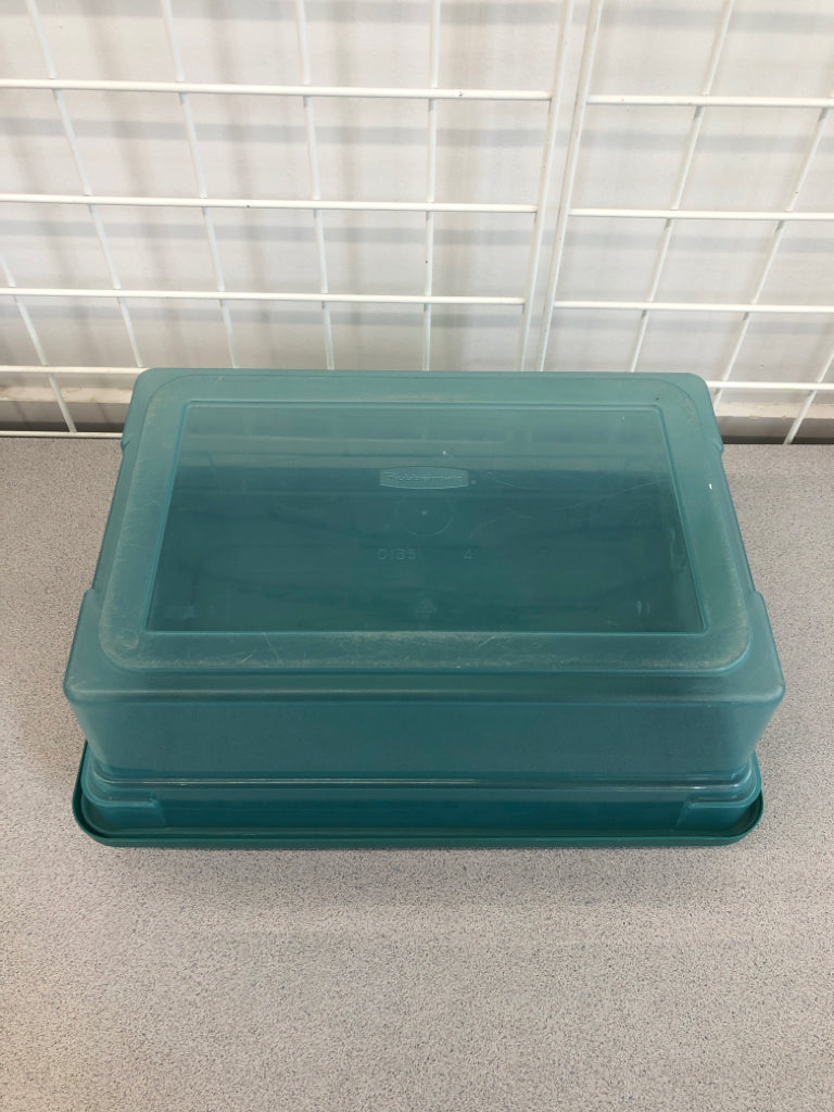 VTG BLUE HI TOP RUBBERMAID STORAGE BIN.