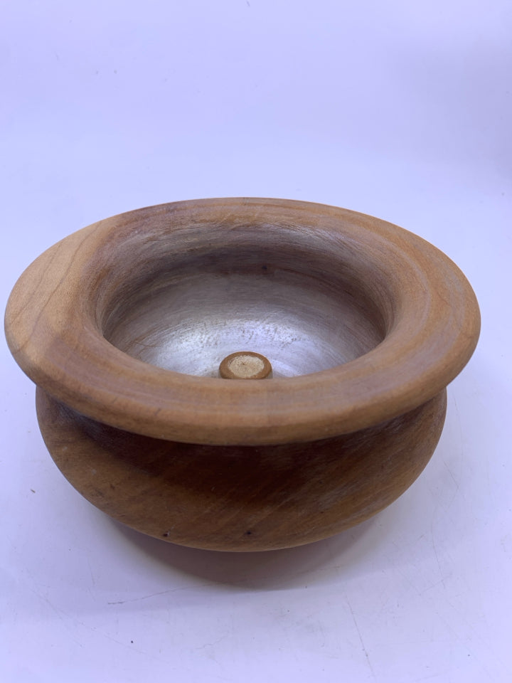 WOOD BOWL W/ METALLIC INSIDE.