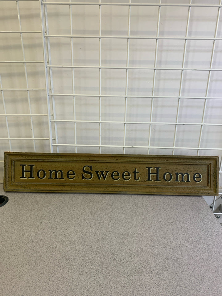 PRIMITIVE DISTRESSED SIGN 'HOME SWEET HOME'.