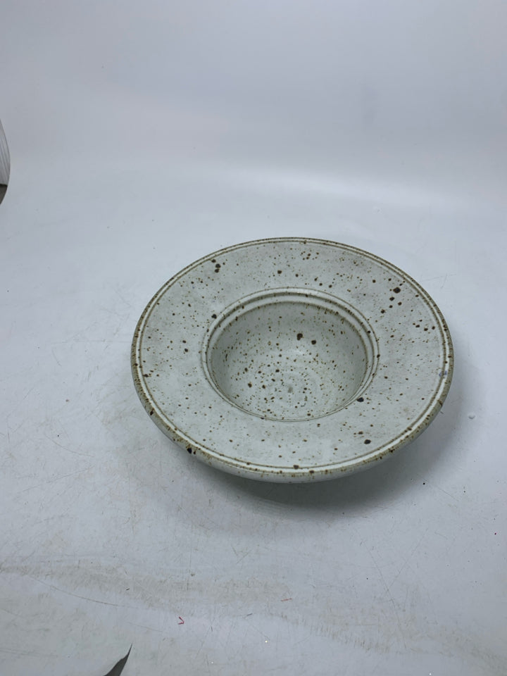 SPECKLED HEAVY POTTERY BOWL W/ THICK EDGE.