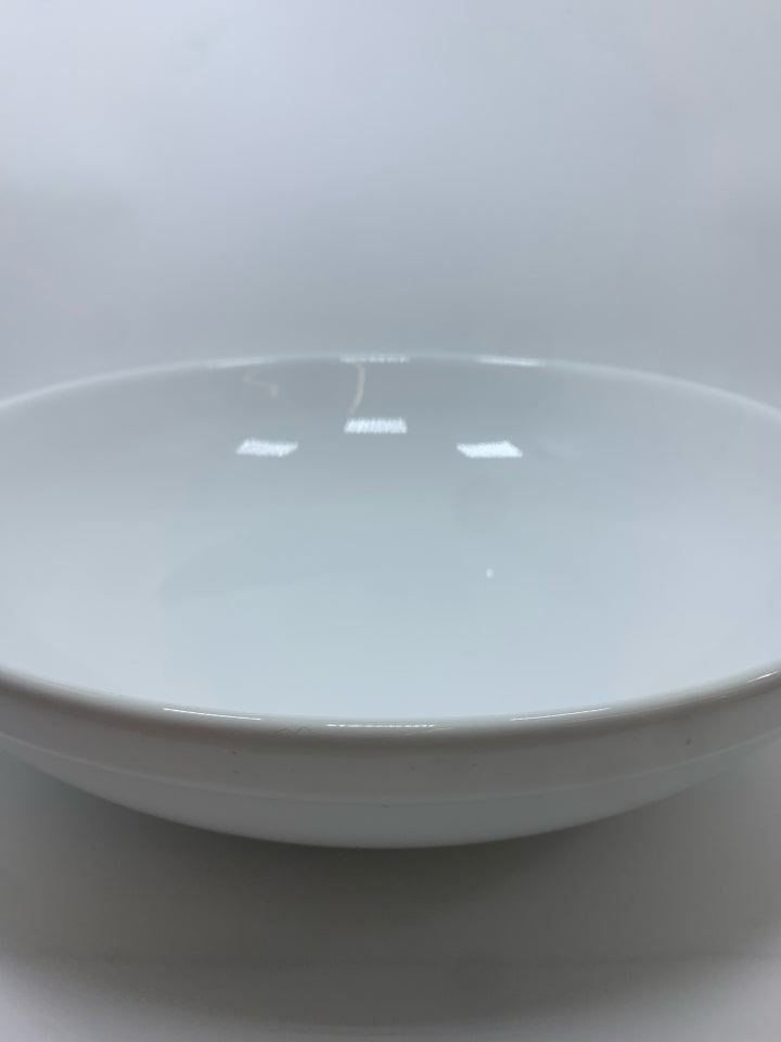 LARGE WHITE CERAMIC SPAGHETTI BOWL.