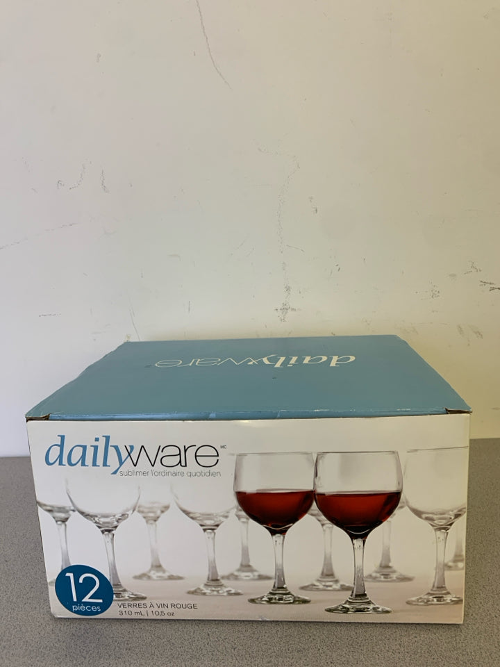 12 RED WINE GLASSES IN BOX