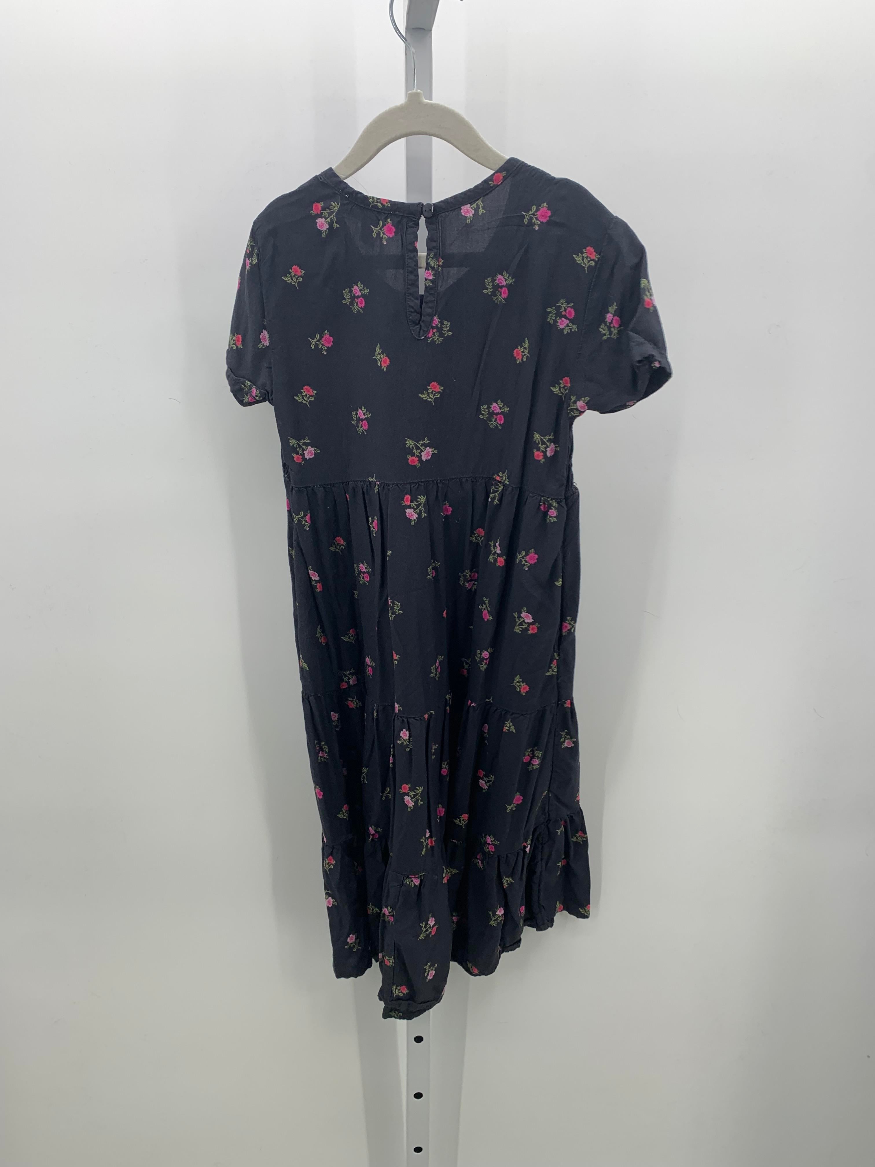 Free Assembly Size 4-5 Girls Short Sleeve Dress