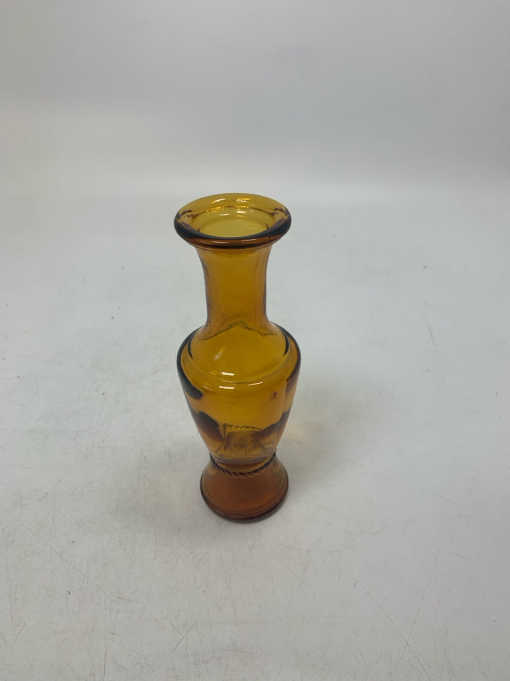 SMALL GLASS VASE.
