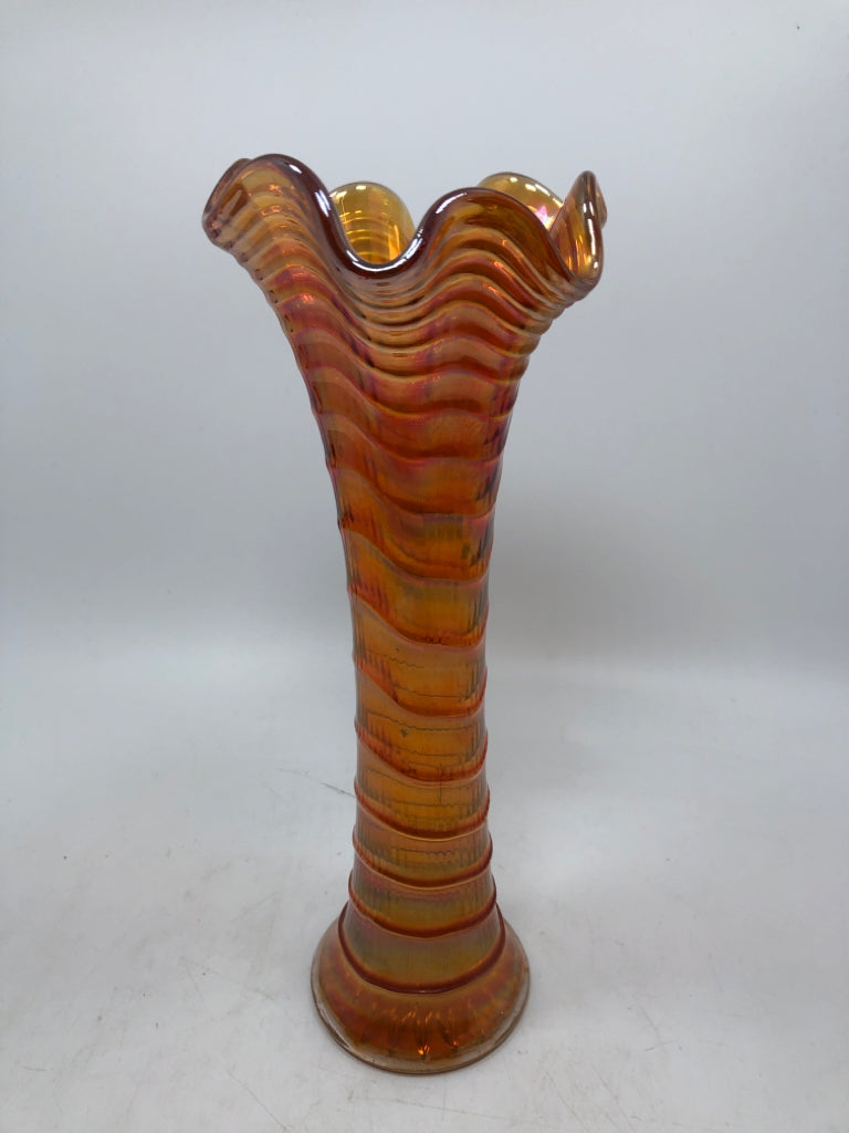 VTG CARNIVAL GLASS RIBBED VASE W/RUFFLE TOP.