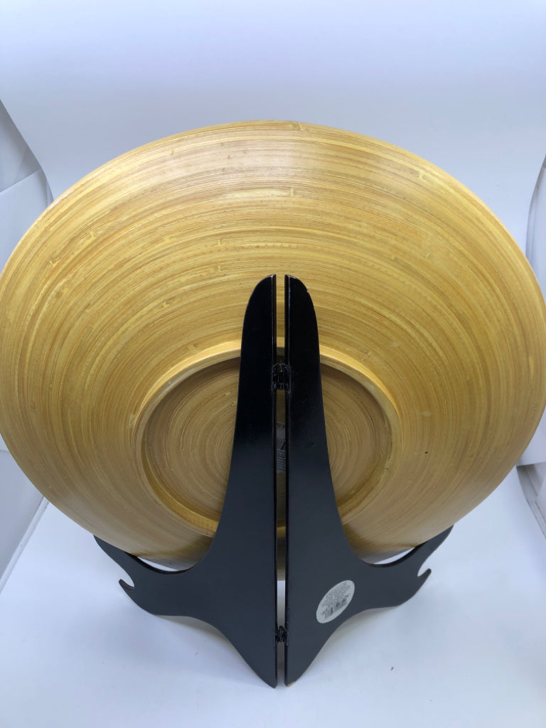 BAMBOO PLATE ON BLACK STAND DECOR.