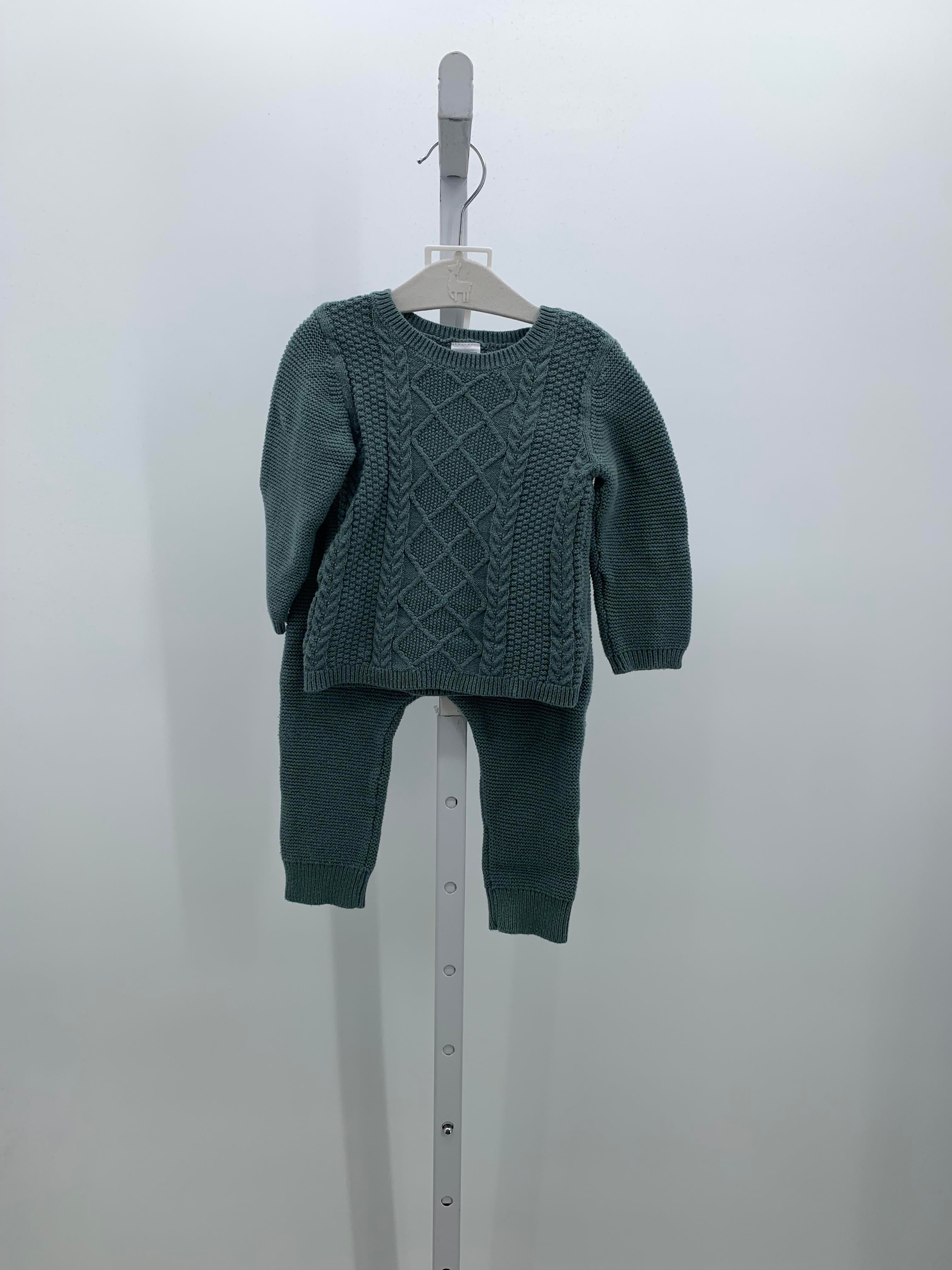 CABLED SWEATER AND PANTS