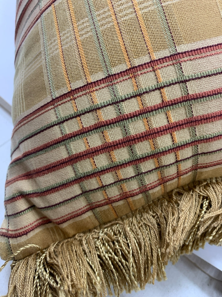 BEIGE & RED PLAID PILLOW W/FRINGE.