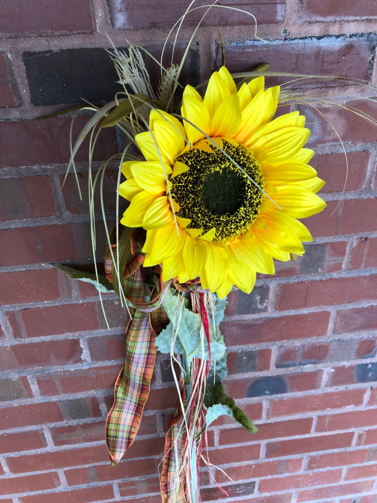 LG SUNFLOWER W/RIBBON.