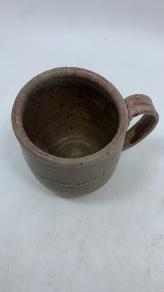 BROWN/PINK DRIP GLAZE MUG.