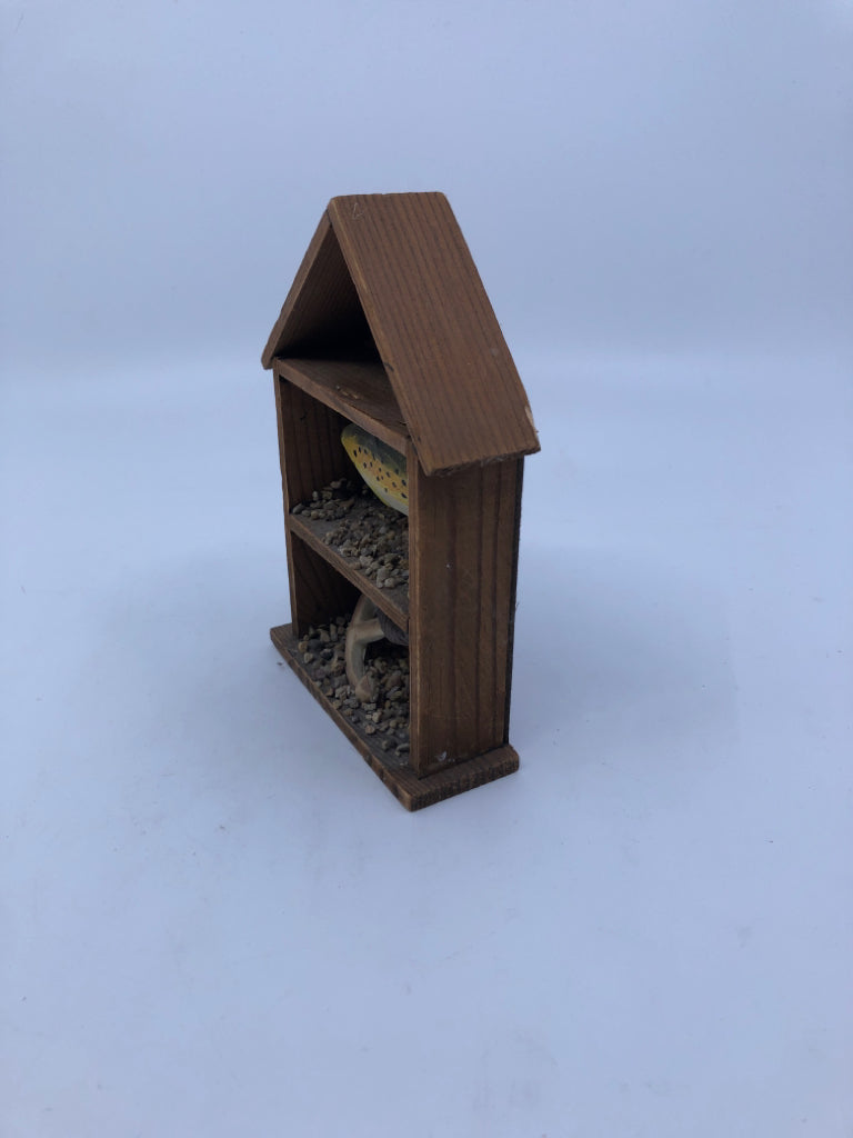 SMALL SHELF W BASS W ANCHOR DECOR.