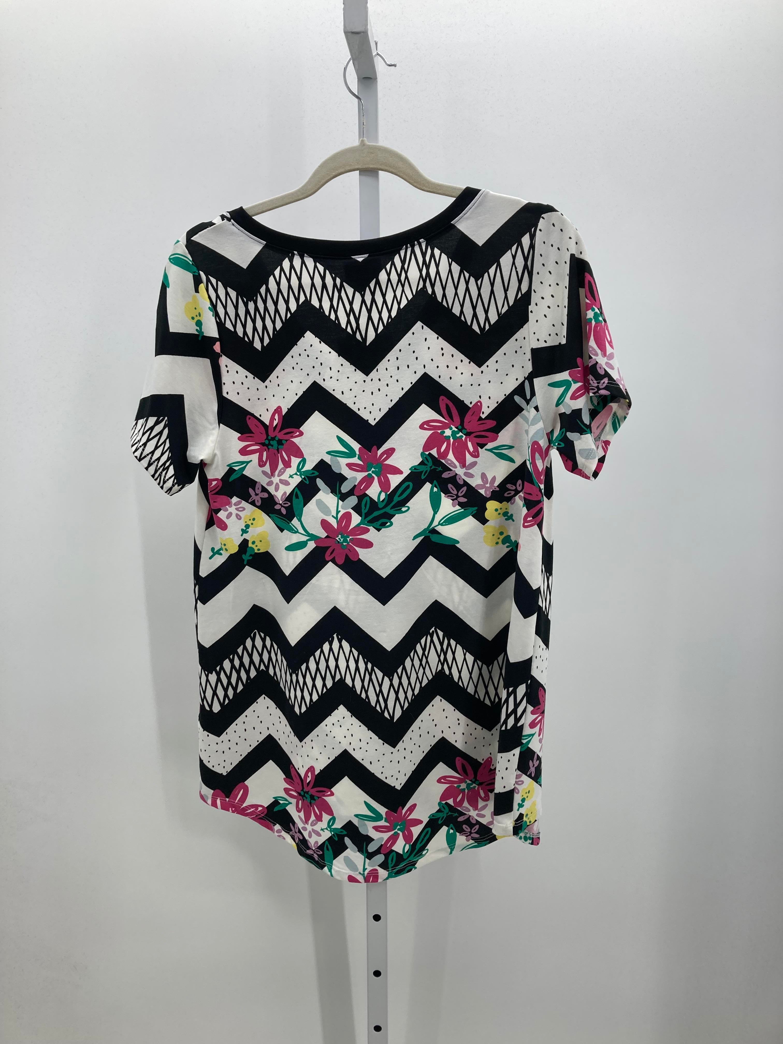 Lularoe Size Medium Misses Short Sleeve Shirt