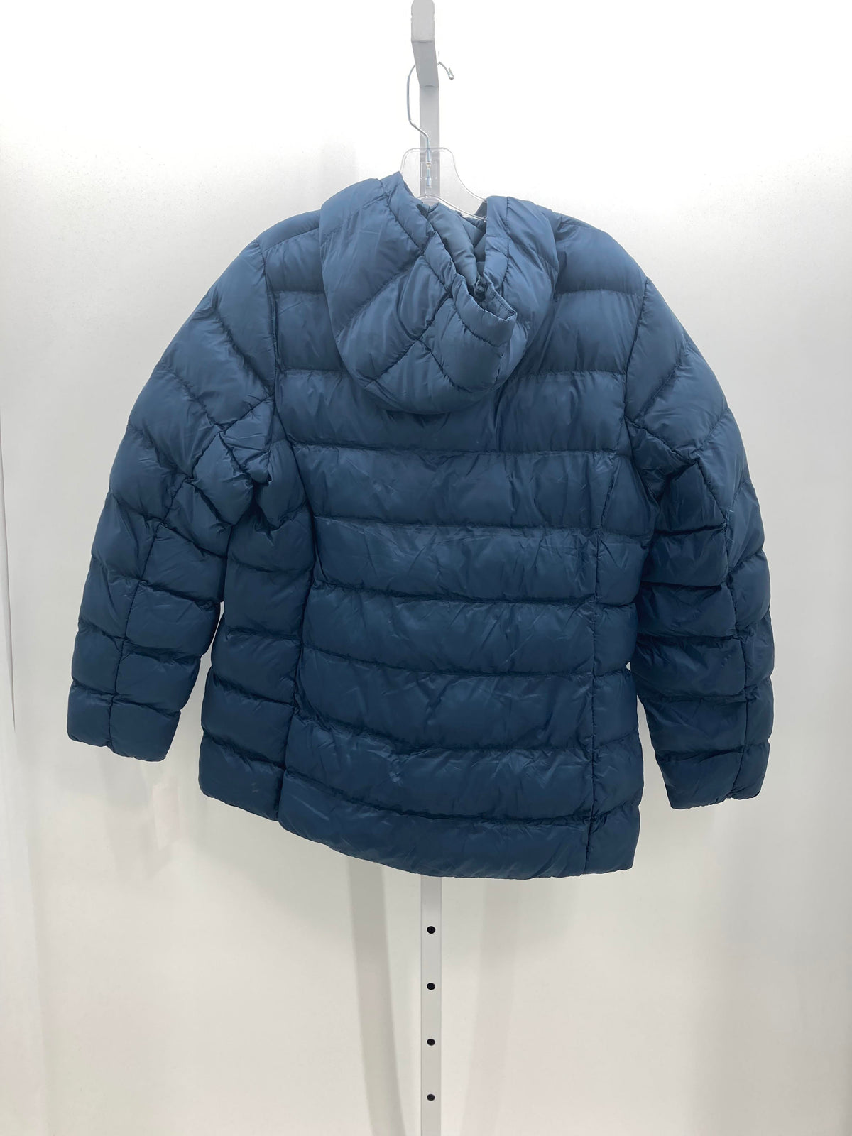NEW HOODED PUFF