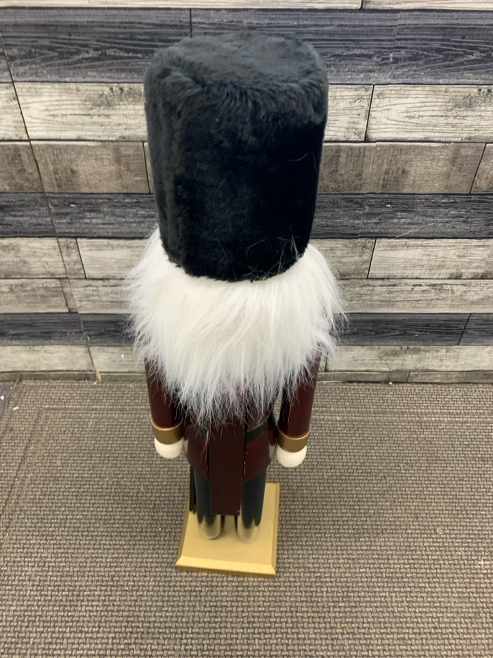 TALL WOOD NUTCRACKER.