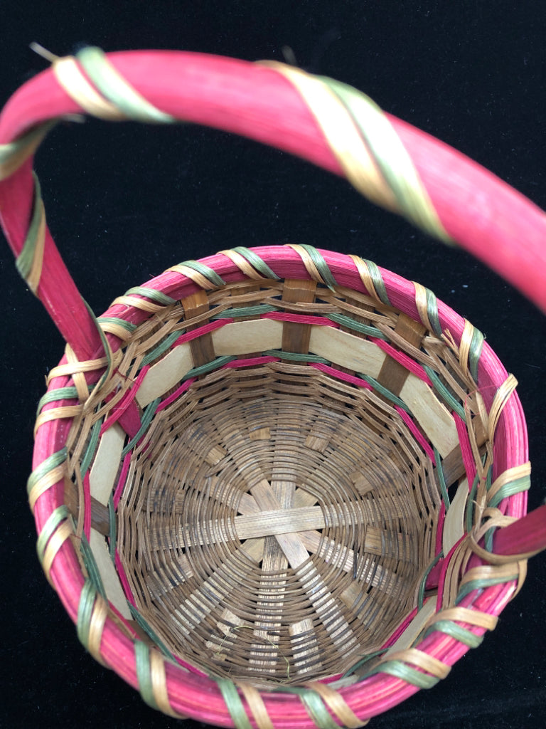 RED AND TAN SNOWMAN WICKER BASKET.