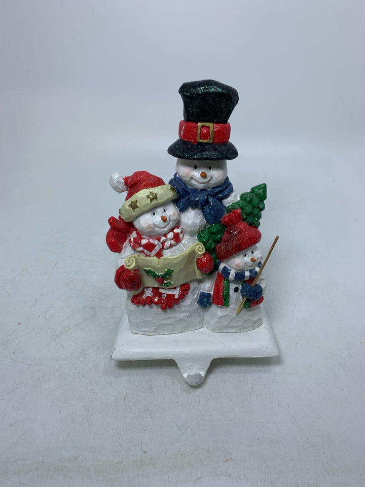 HEAVY 3 SNOWMAN SIGNING SPARKLE STOCKING HANGER.