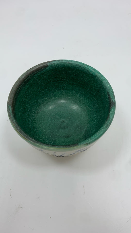 GREEN GLAZE SMALL POTTERY BOWL.