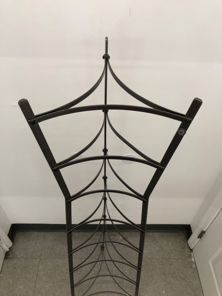 8 TIER ENCLUME HEAVY METAL PAN STORAGE RACK (RETAIL #300+).