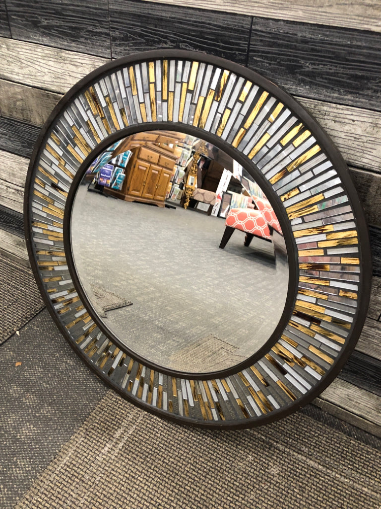 LARGE ROUND MOSAIC FRAMED WALL MIRROR.